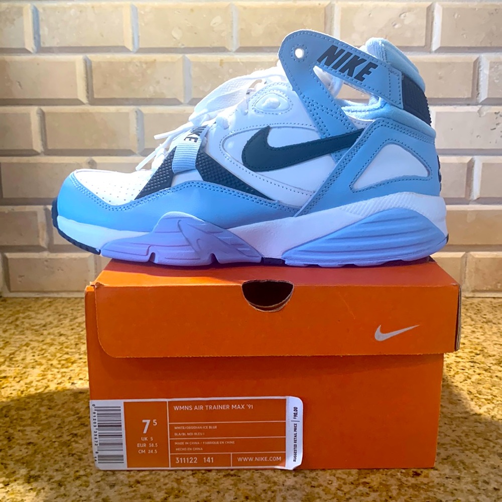 Nike Women's Air Trainer Max 91 Sneakers - White and Blue